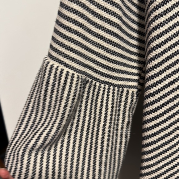 Adorable 3/4 Sleeve Blouse - Picture 3 of 4